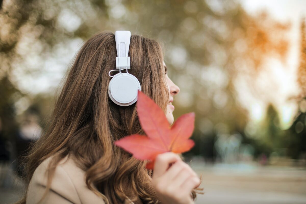 Caduta capelli in autunno: rimedi naturali