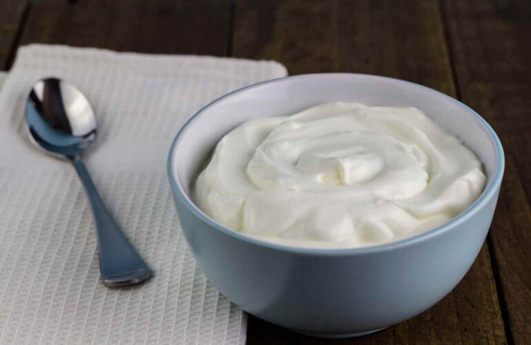 yogurt-greco,-ecco-perche-non-dovresti-mai-farne-a-meno:-tutti-i-benefici