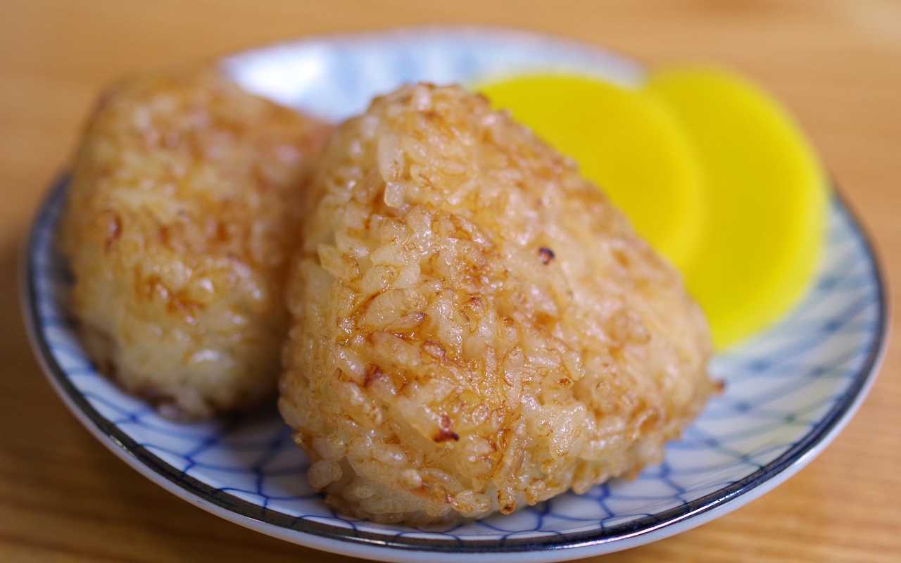 polpette-di-riso-giapponesi-al-forno,-una-speciale-variante-di-un-grande-classico-tutto-da-scoprire