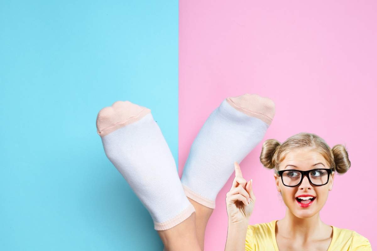 calze-e-calzini-bianchi,-come-eliminare-gli-aloni-di-sudore?-la-soluzione-definitiva-ed-economica-che-non-li-rovina