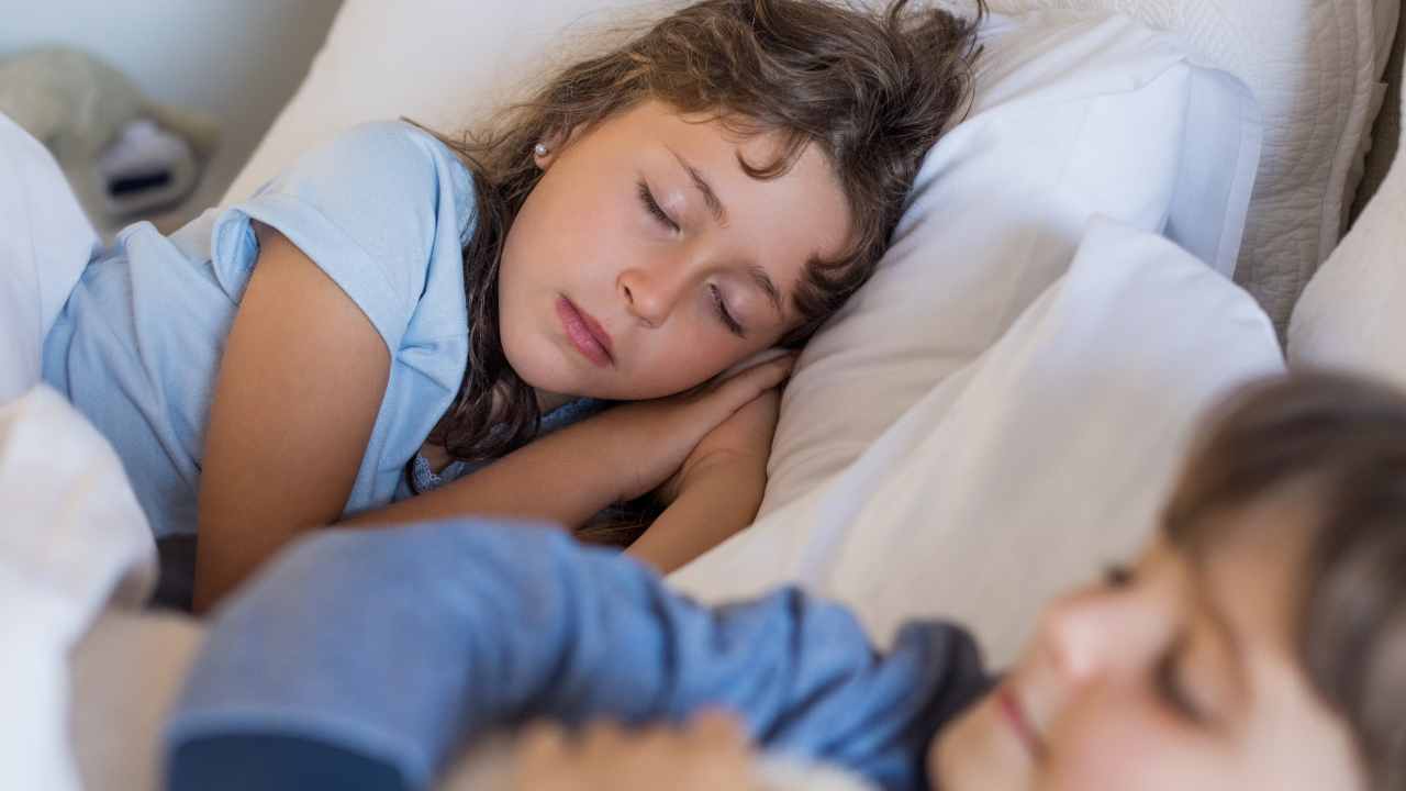 come-insegnare-ai-bambini-a-dormire-in-un-certo-orario:-qualche-trucco
