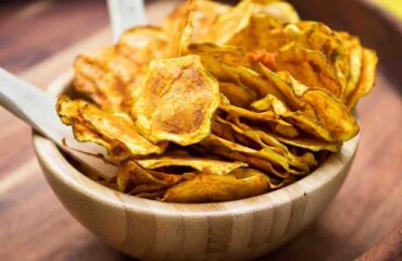 chips-di-zucchine,-molto-piu-genuine-delle-solite-patatine:-piaceranno-a-grandi-e-piccoli