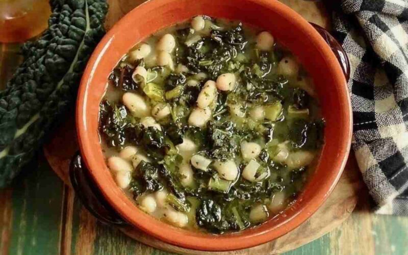 zuppa-di-fagioli-e-cavolo-nero:-ti-svelo-la-ricetta-che-ti-svolta-lantipasto
